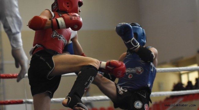 3'üncü Alpaslan Türkeş Muaythai şampiyonası devam ediyor