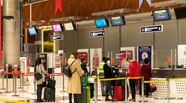 Bakan Karaismailoğlu: İstanbul Havalimanı'nda bagaj alım 16 dakika, check-in 1 dakika sürüyor