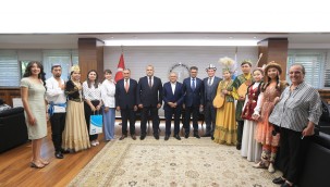 Başkan Büyükkılıç'a Türk dünyasından 'Dombra'lı ziyaret
