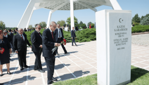 Cumhurbaşkanı Erdoğan, Devlet Mezarlığı'nı ziyaret etti