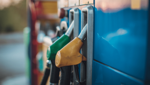 Kararlar anlık değişiyor: Benzinde indirim, motorinde zam bekleniyor!