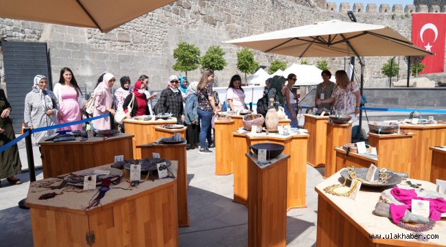 Kayseri Altın Eller Geleneksel El Sanatları Festivali'ne yoğun ilgi