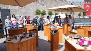 Kayseri Altın Eller Geleneksel El Sanatları Festivali'ne yoğun ilgi