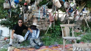 Kesmeye kıyamadığı ağaç, ziyaretçi akınına uğruyor