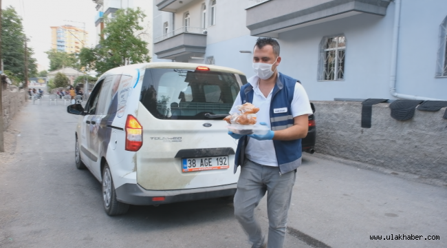 Kocasinan'da evlere her gün 4 çeşit sıcak yemek gidiyor