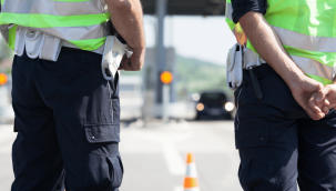 Yol kontrol esnasında kaçak sigara ve alkol ele geçirildi