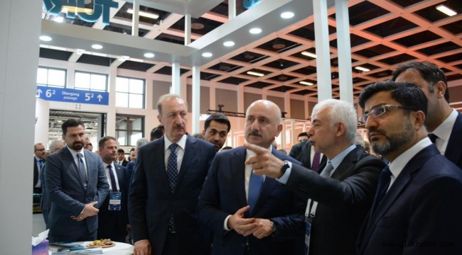 Bakan Karaismailoğlu, InnoTrans 2022'YE katıldı