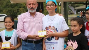 Başkan Çolakbayrakdar'dan diyabetli çocuklara iğnesiz sensörlü ölçüm cihazı