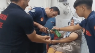 Blender, parmağından ediyordu