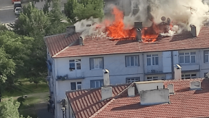 Hürriyet'te 3 katlı binanın çatı katında yangın çıktı