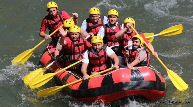 Kayseri Valisi Gökmen Çiçek rafting yaptı