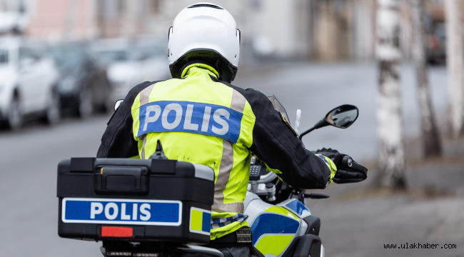 Motosikletli polis ekibi şüpheyle durdurdu: uyuşturucu ele geçirildi 