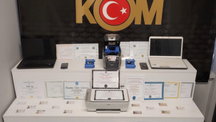 Resmî belgede sahtecilik yapan 2 kişi gözaltına alındı