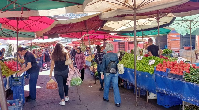Semt pazarında bu haftanın sebze ve meyve fiyatları