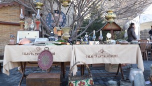 Sonbahar serinliğinde Antika Pazarı