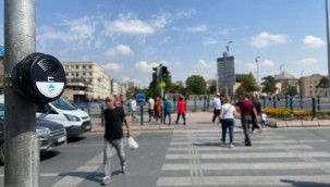 Trafik ışıklarında görme engelliler için sesli sistem