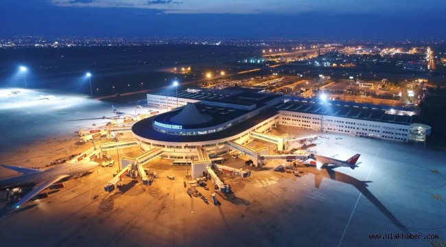 Turizm merkezlerindeki havalimanları yazın 32 milyon 440 bin yolcuya hizmet verdi