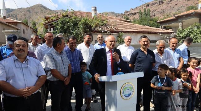 Yahyalı Belediyesi Çavdaruşağı Mahallesi'ndeki hizmetlerin açılışını yaptı