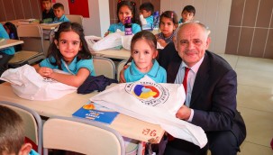 Yahyalı'da Başkan Esat Öztürk ilk ders zilini çaldı