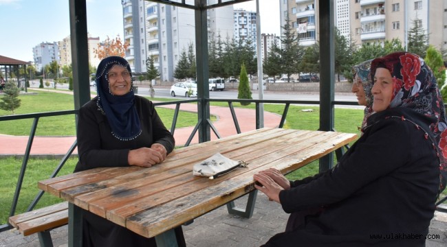 Yatırımlardan memnun kalan vatandaşlardan Başkan Çolakbayrakdar'a teşekkür