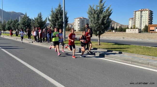 29 Ekim Cumhuriyet Koşusu gerçekleşti