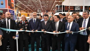5. Kayseri Kitap Fuarı, kapılarını kitapseverlere açtı