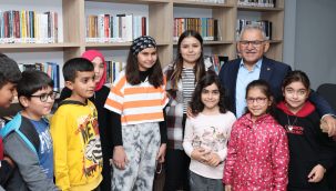 Başkan Büyükkılıç, Erkilet Kütüphanesi'nde gençlerle buluştu