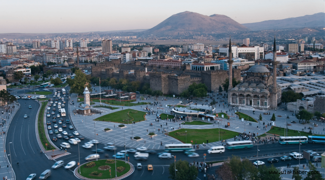 Büyükşehir, Kayseri'yi dünyaya izleten turistik kameralara yenilerini ekledi