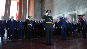 Cumhurbaşkanı Erdoğan, Anıtkabir'de düzenlenen törene katıldı