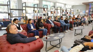 ERÜ Rektörü Altun, öğrencilerle bir araya geldi