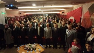 Partilerinden istifa eden 300 kişi, Gelecek Partisi'ne katıldı