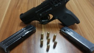 'Tehdit' suçundan aranan kişi suç unsurlarıyla yakalandı