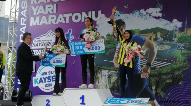 Uluslararası Kayseri Yarı Maratonu'nun kazananları belli oldu