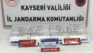 Yol kontrolü yapan jandarma, 400 paket kaçak sigara ele geçirdi