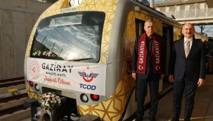 Bakan Karaismailoğlu: 55 günde 12 büyük eseri hizmete sunduk