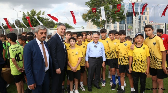 ​​​​​​​Başkan Büyükkılıç'ın amatör spor kulüplerine desteği sürüyor