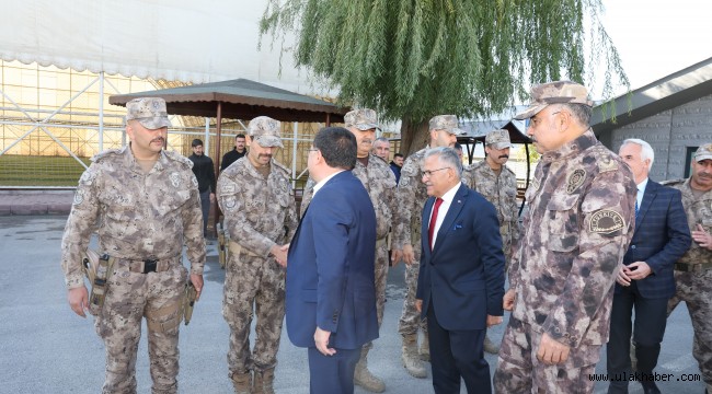 Başkan Büyükkılıç ve Vali Çiçek, PÖH timlerini Suriye'ye dualarla uğurladı