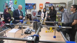 ​​​​​​​Başkan Çolakbayrakdar: Gençlerimizi, daha donanımlı şekilde geleceğe hazırlıyoruz