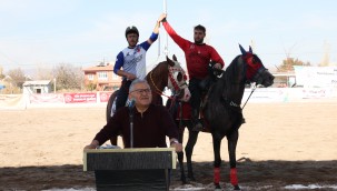 Büyükkılıç, Büyükşehir'in ev sahipliğindeki Atlı Cirit Şampiyonası'na katıldı