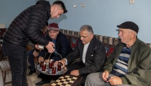 Büyükkılıç'tan Mimarsinan'da çay eşliğinde "sıcak" ve "samimi" sohbet