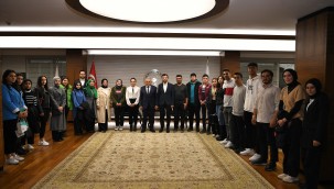 'Genç Dostu Başkan'a ERÜ öğrencilerinden ziyaret
