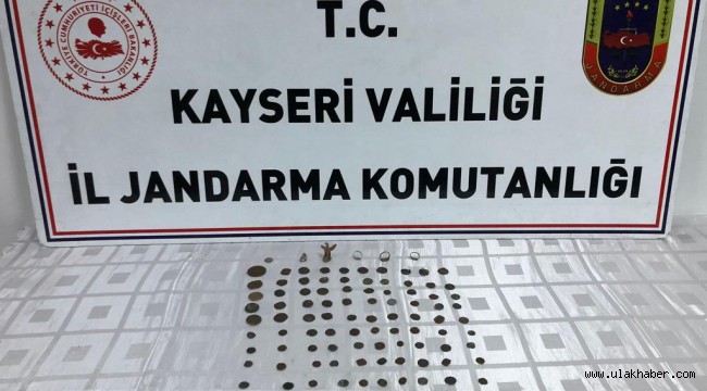 Kaçak kazı yapan şüpheli tarihi eserlerle birlikte yakalandı 