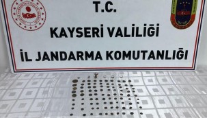 Kaçak kazı yapan şüpheli tarihi eserlerle birlikte yakalandı 