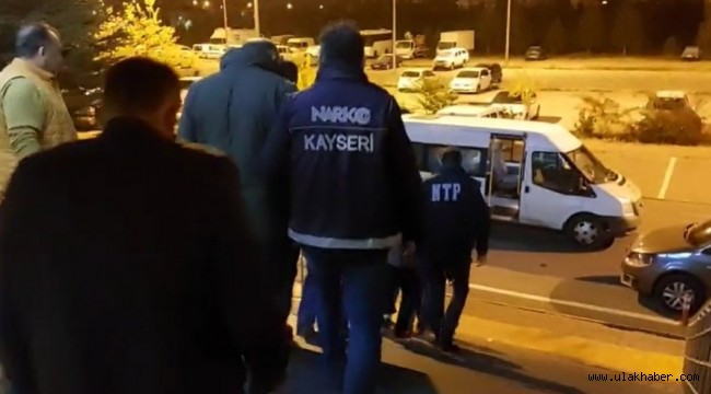 Kayseri Emniyeti, uyuşturucu operasyonunda 76 kişiyi gözaltına aldı