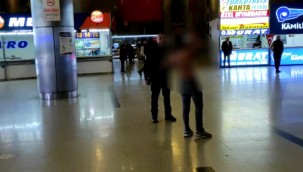 Kayseri otogarında bir şahıs polisleri kendi boğazını kesmekle tehdit etti