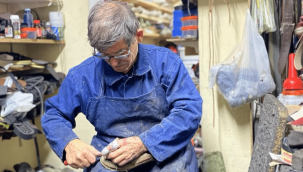 Kayserili ayakkabı tamircisi, yarım asırdır baba mesleğini yapıyor