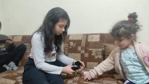 Okul bahçesinde bulduğu yaralı karganın kahramanı oldu