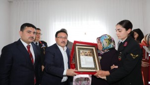Şehit Osman Özsoy'un ailesine 'şehadet beratı' takdim edildi