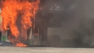 Seyir halindeki yolcu otobüsü alev aldı