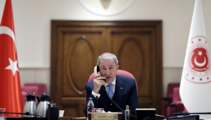 Tahıl sevkiyatı mesaisi: Bakan Akar, Ukraynalı mevkidaşıyla görüştü